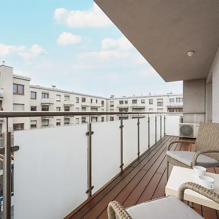 Lejlighed Nowoczesny Blisko Rzeki We Wroclawiu Z Biurkiem I Parkingiem By Renters *