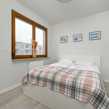 Lejlighed Nowoczesny Blisko Rzeki We Wroclawiu Z Biurkiem I Parkingiem By Renters