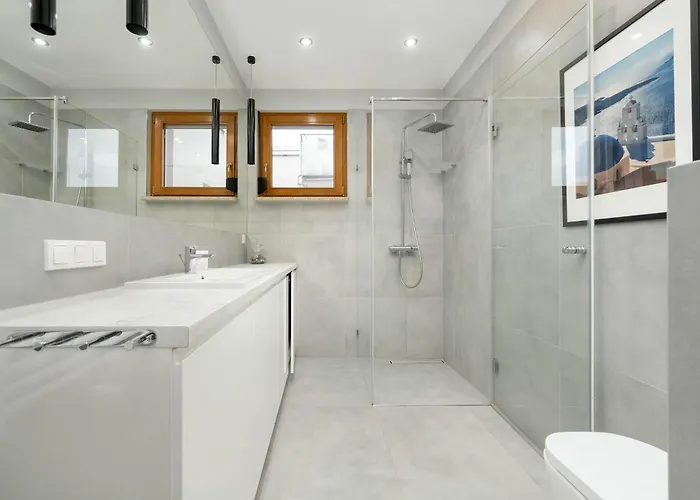 Nowoczesny Blisko Rzeki We Wrocławiu Z Biurkiem I Parkingiem By Renters