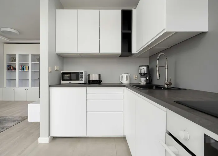 Nowoczesny Blisko Rzeki We Wrocławiu Z Biurkiem I Parkingiem By Renters Wrocław