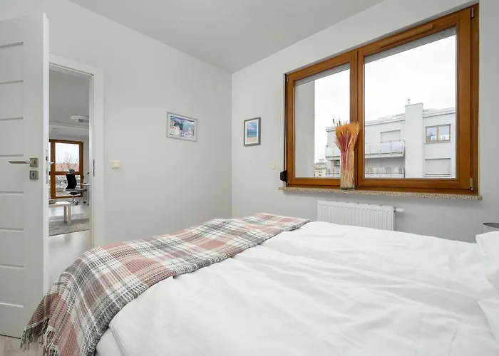 Apartament Nowoczesny Blisko Rzeki We Wrocławiu Z Biurkiem I Parkingiem By Renters Wrocław