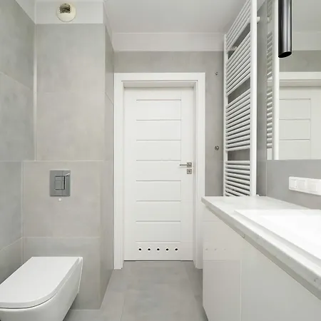 Nowoczesny Blisko Rzeki We Wroclawiu Z Biurkiem I Parkingiem By Renters