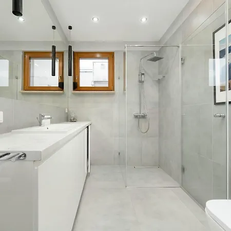 Nowoczesny Blisko Rzeki We Wroclawiu Z Biurkiem I Parkingiem By Renters